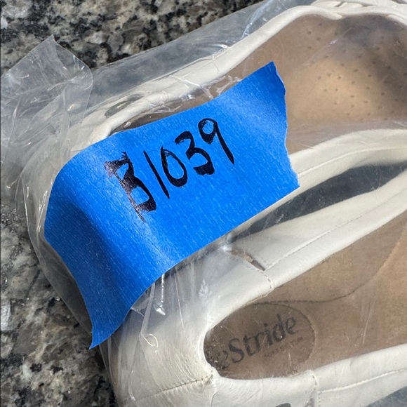 Life Stride Diverse Women's off White or cream Loafers flats NEW 8.5W - Picture 16 of 16